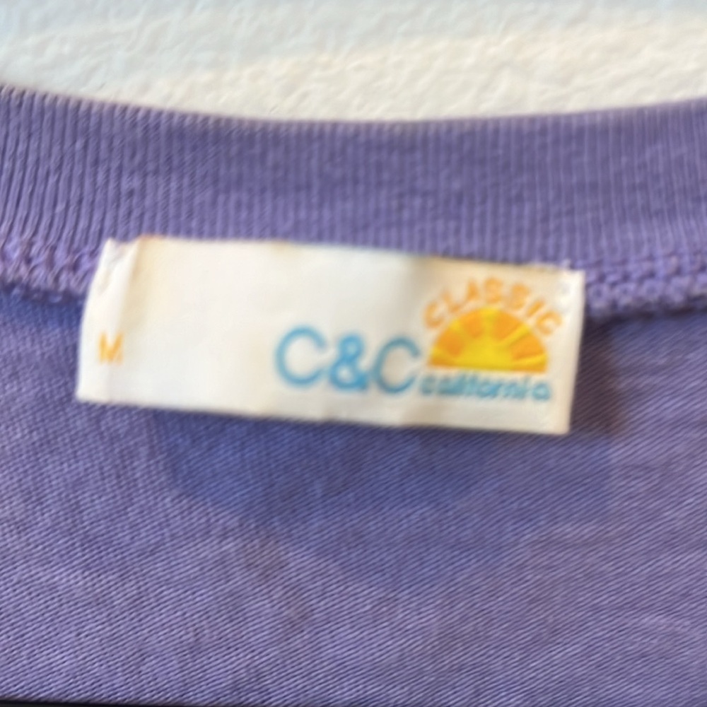 C & C California purple v neck shirt medium - Picture 4 of 6